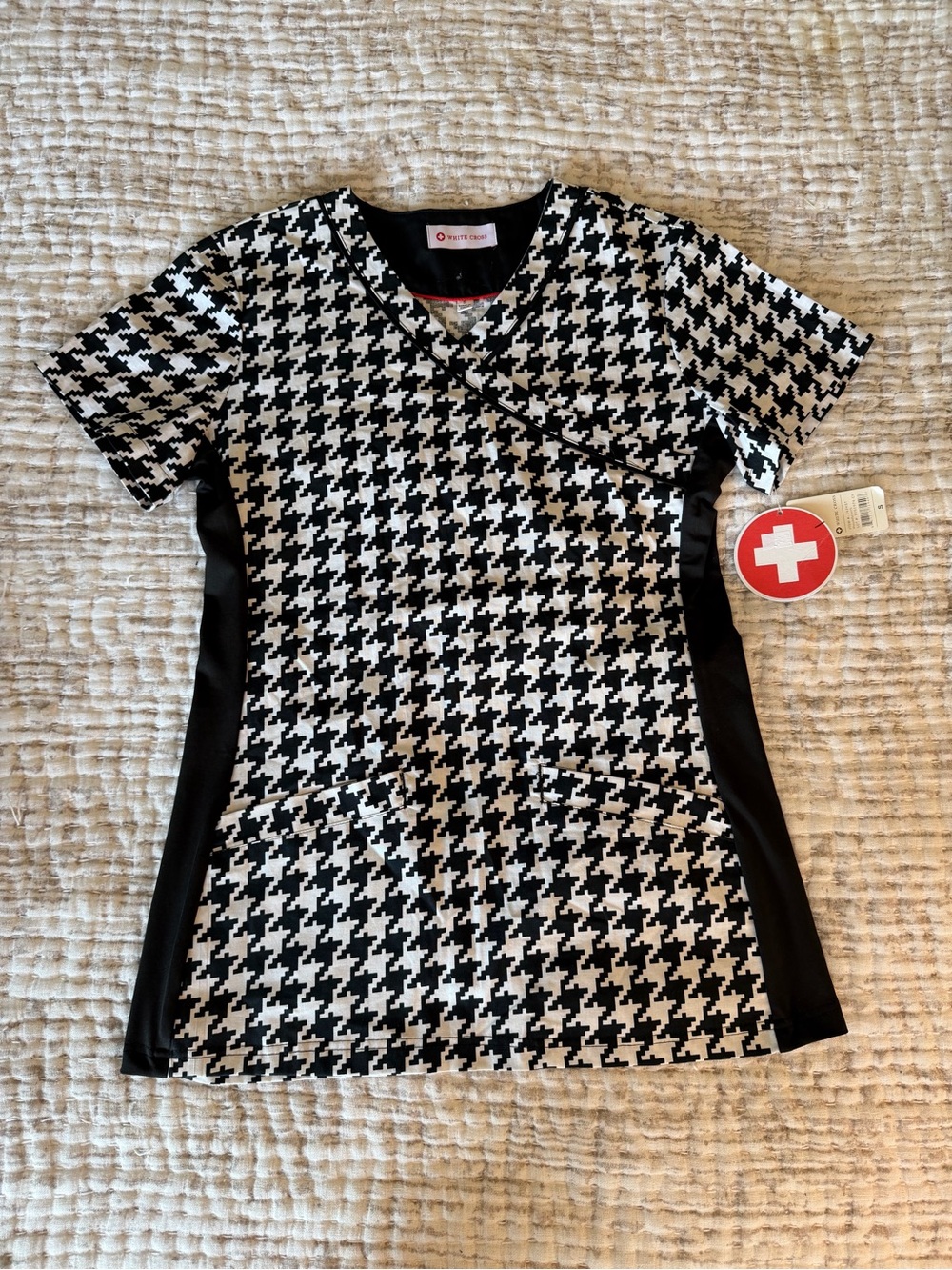 ALABAMA Houndstooth Scrub Top